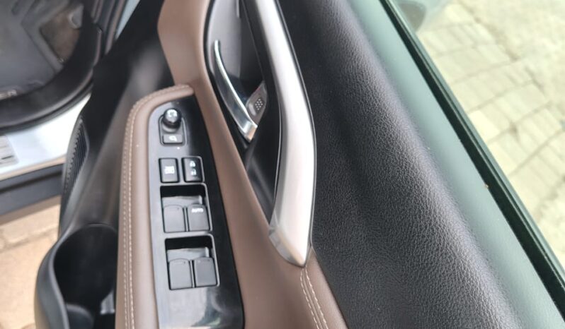 Toyota Urban Cruiser Hyryder V Hybrid full