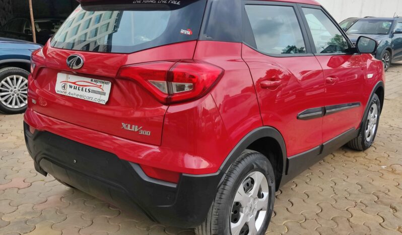 Mahindra XUV 300 W6 full