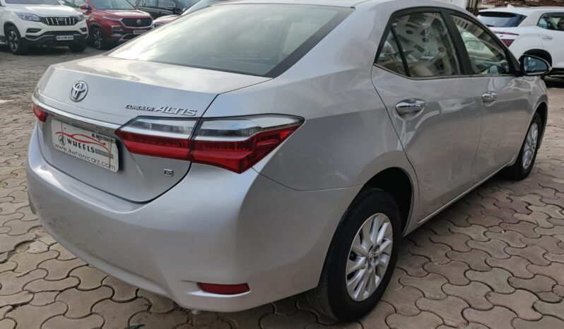 Toyota Corolla Altis 1.8 G full