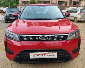 Mahindra XUV 300 W6