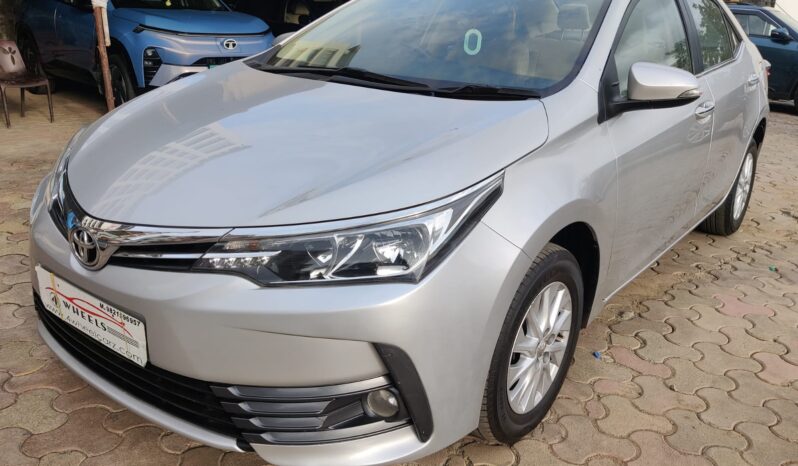 Toyota Corolla Altis 1.8 G full