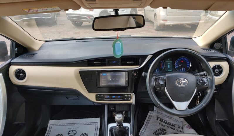 Toyota Corolla Altis 1.8 G full