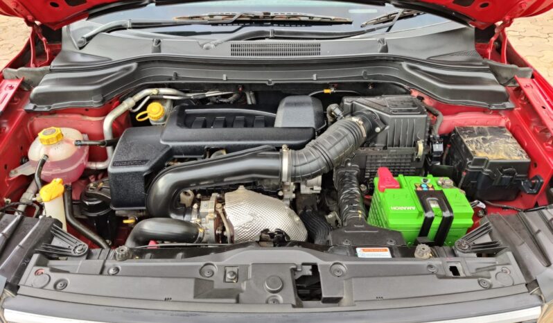 Mahindra XUV 300 W6 full