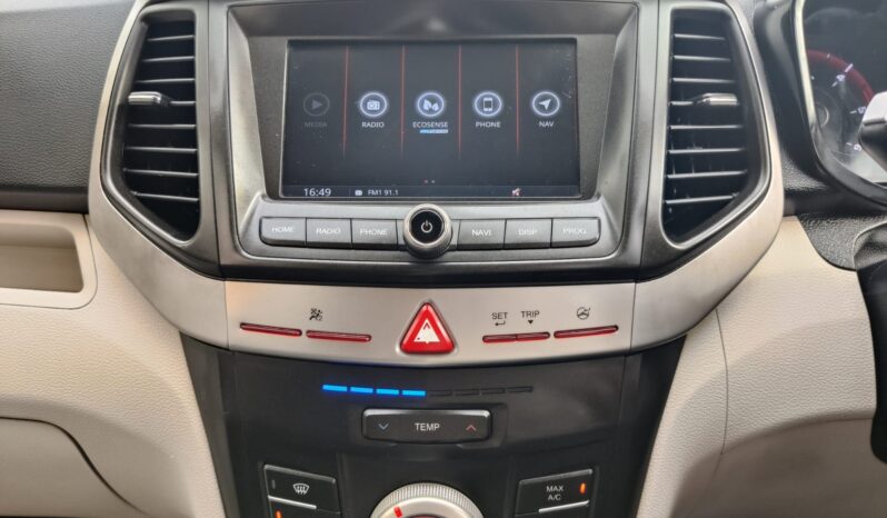 Mahindra XUV 300 W6 full