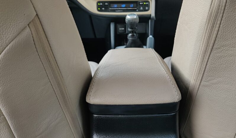 Toyota Corolla Altis 1.8 G full