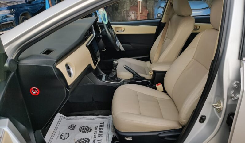 Toyota Corolla Altis 1.8 G full