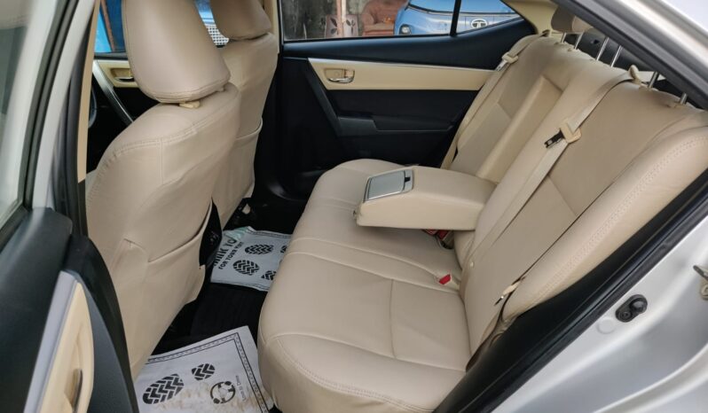 Toyota Corolla Altis 1.8 G full